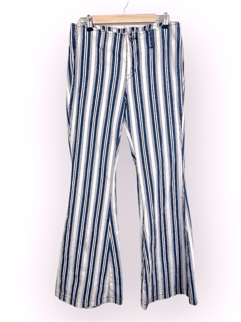 Free People Jolene Bell
Bottoms Stripe Pant in White
Indigo Hip Huggers Boho 30 - Picture 9 of 14